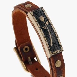 Western Tooled Leather Rose Bracelet – Vintage Bronze Detail